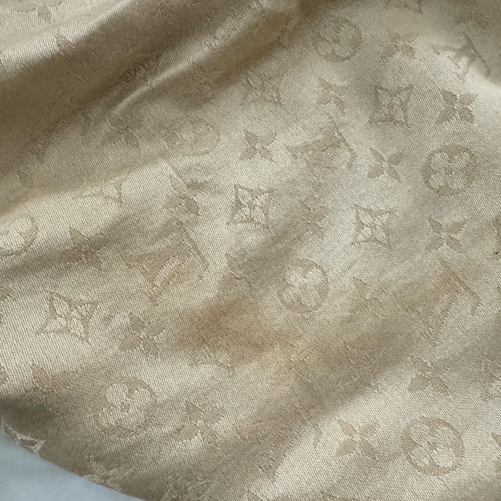 Louis Vuitton Monogram Shawl/Scarf - Picture 5 of 5